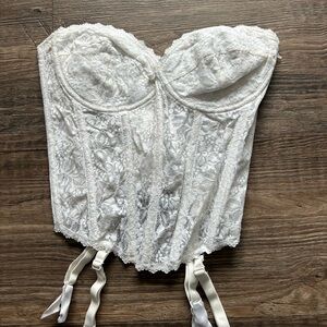 Frederick’s of Hollywood Fitted Shaper Elegant White Lace Corset 34DD